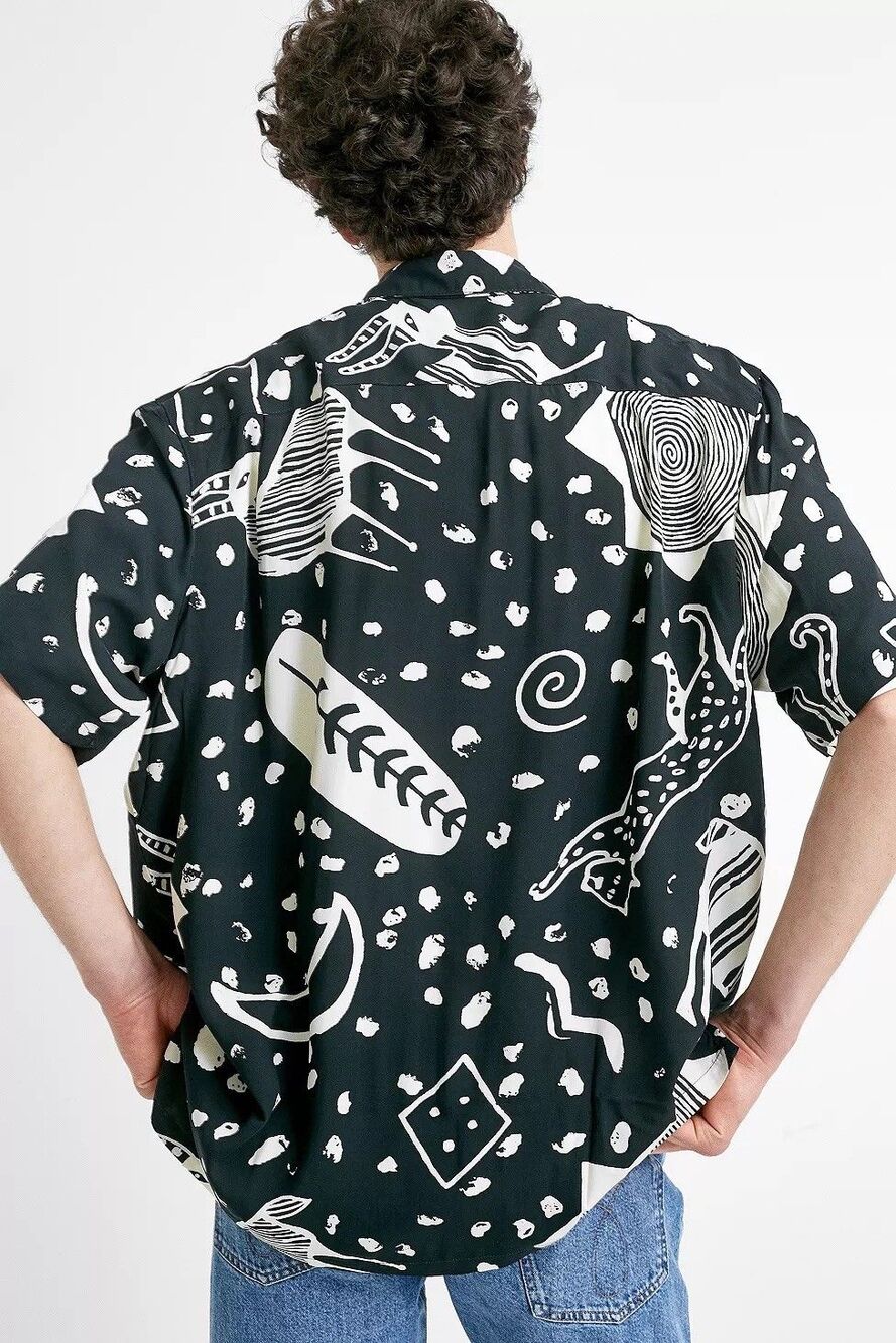 Urban Outfitters Men’s Sz Small ‘80s Black Doodle Print Short-Sleeve Shirt